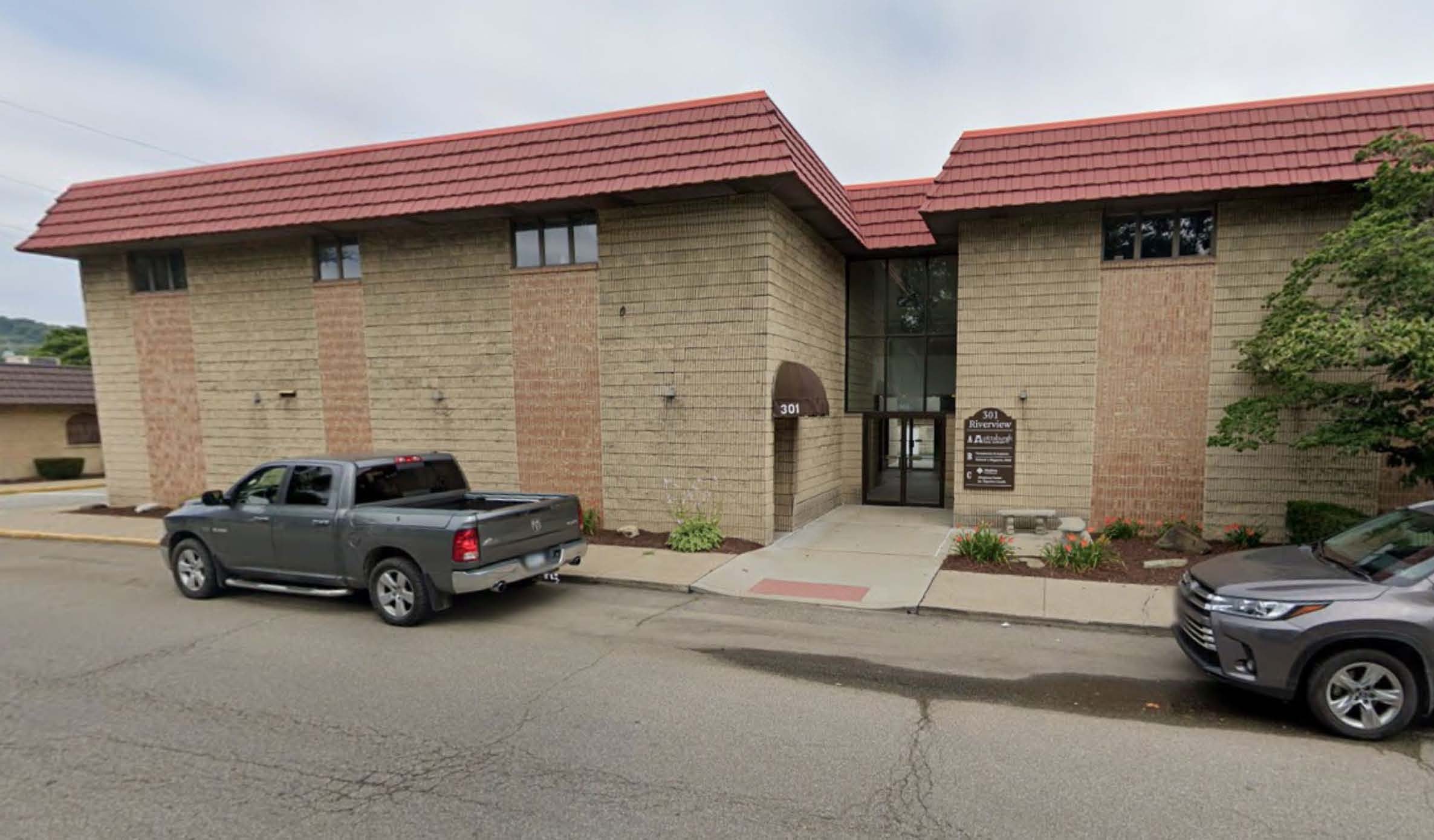 301 E 1St Ave, Tarentum, PA 15084