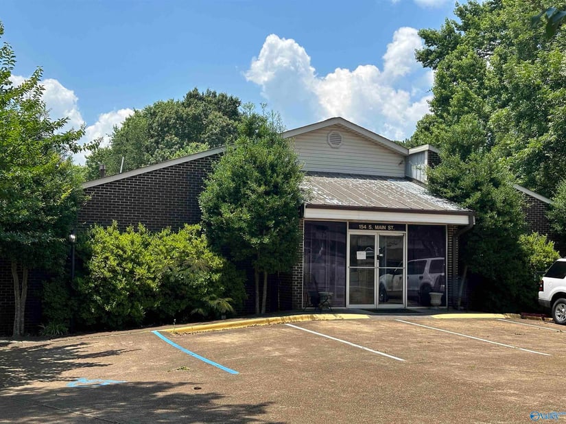154 S Main St, Arab, AL 35016