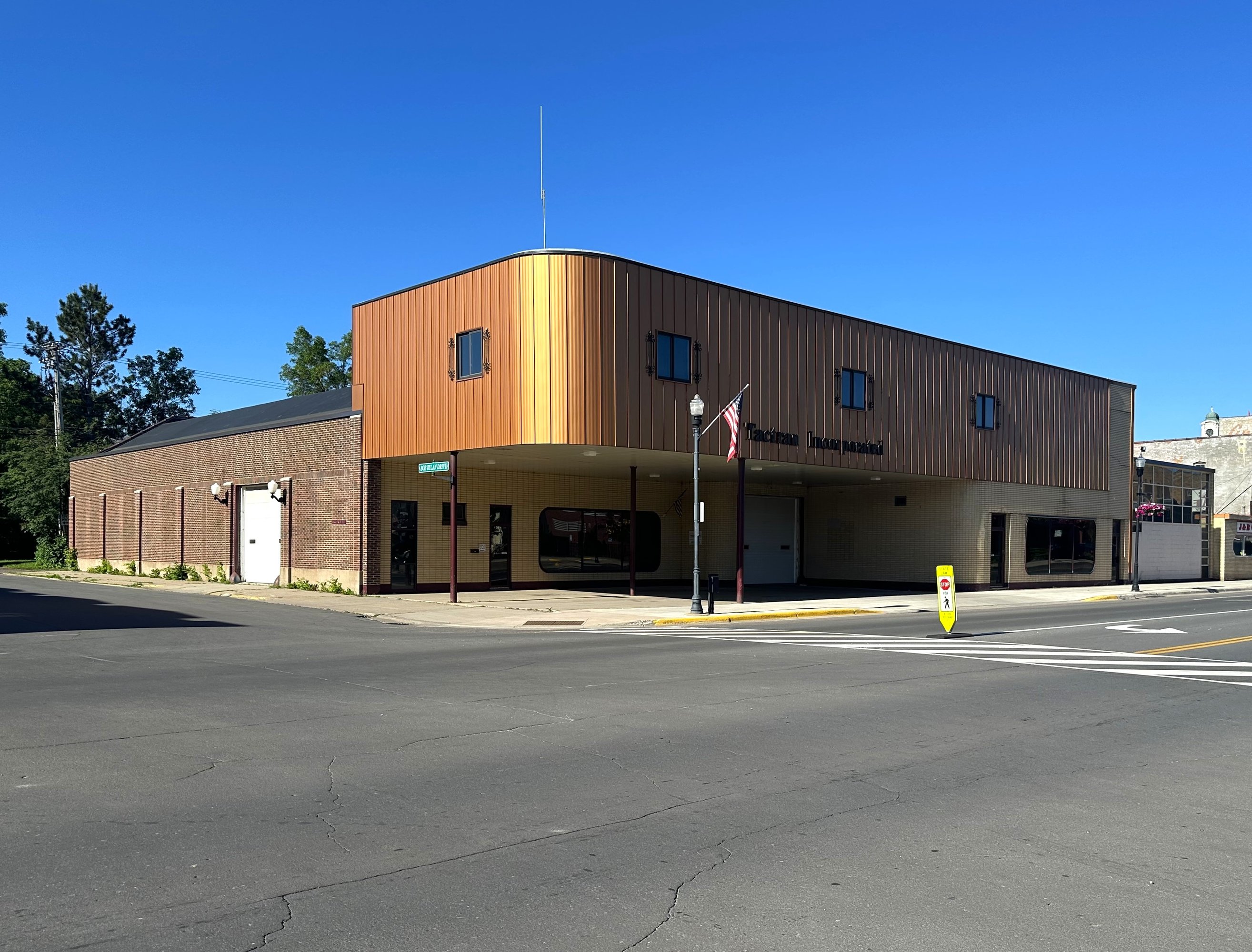 620 E Howard St, Hibbing, MN 55746