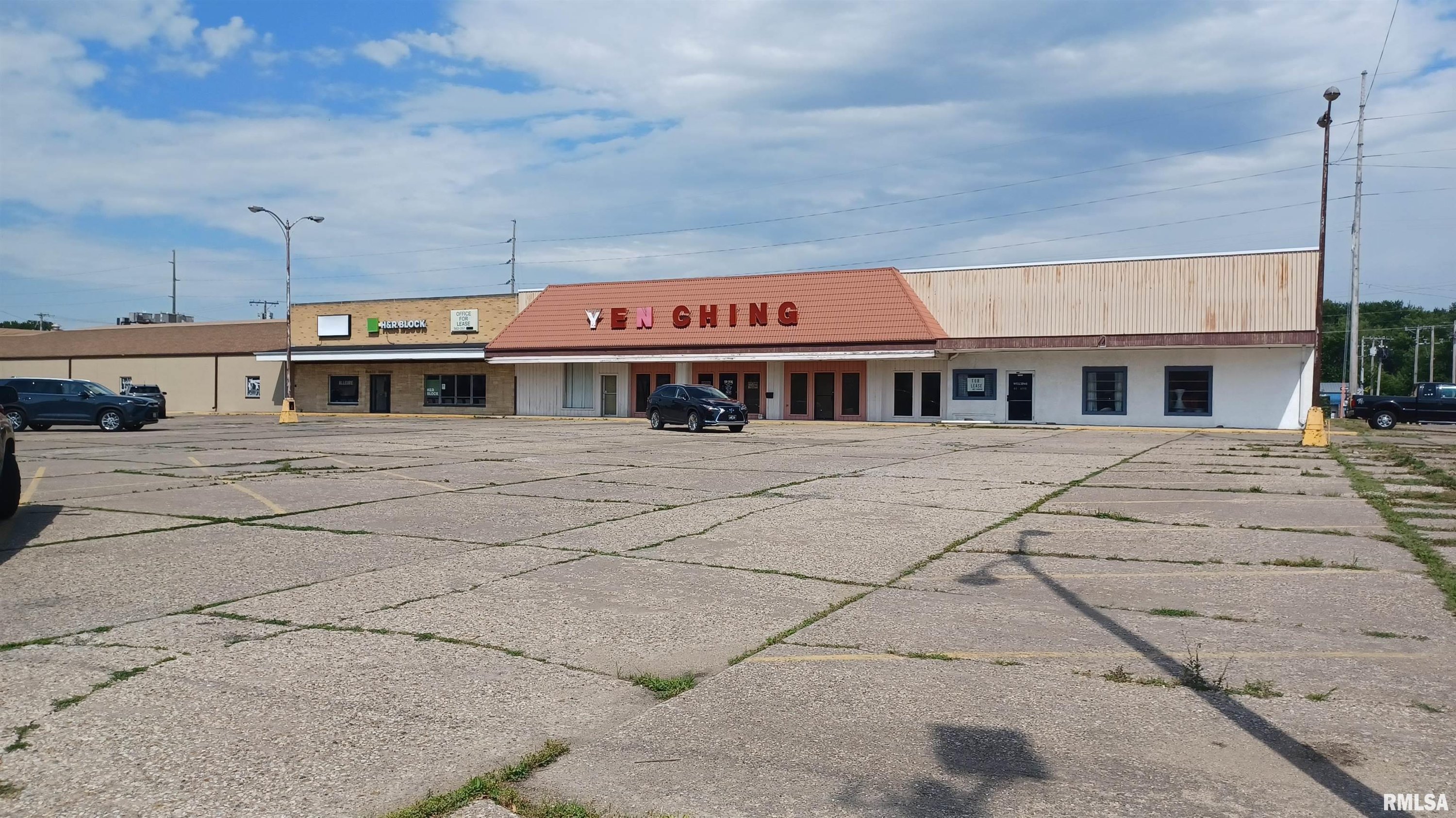 1105 N 2Nd St, Clinton, IA 52732