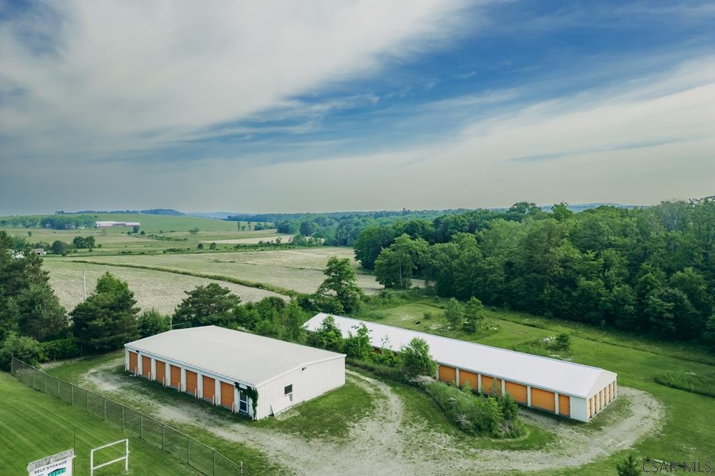2091 Dark Shade Dr, Windber, PA 15963