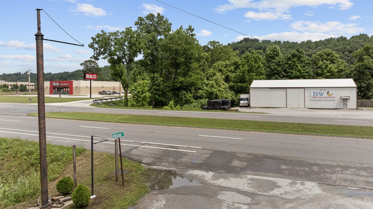 2100 Roane State Hwy, Harriman, TN 37748
