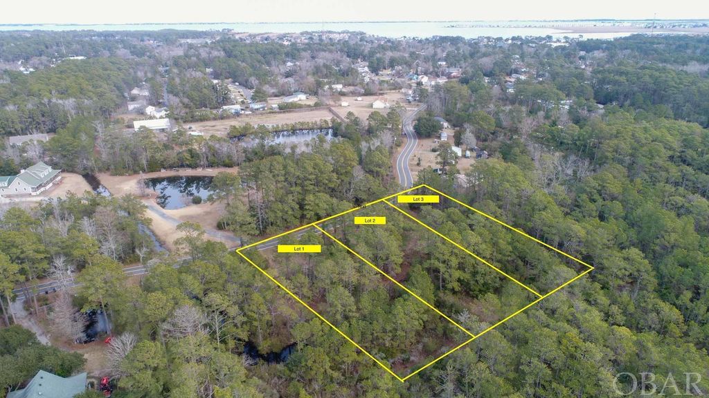 1285 Burnside Rd, Manteo, NC 27954