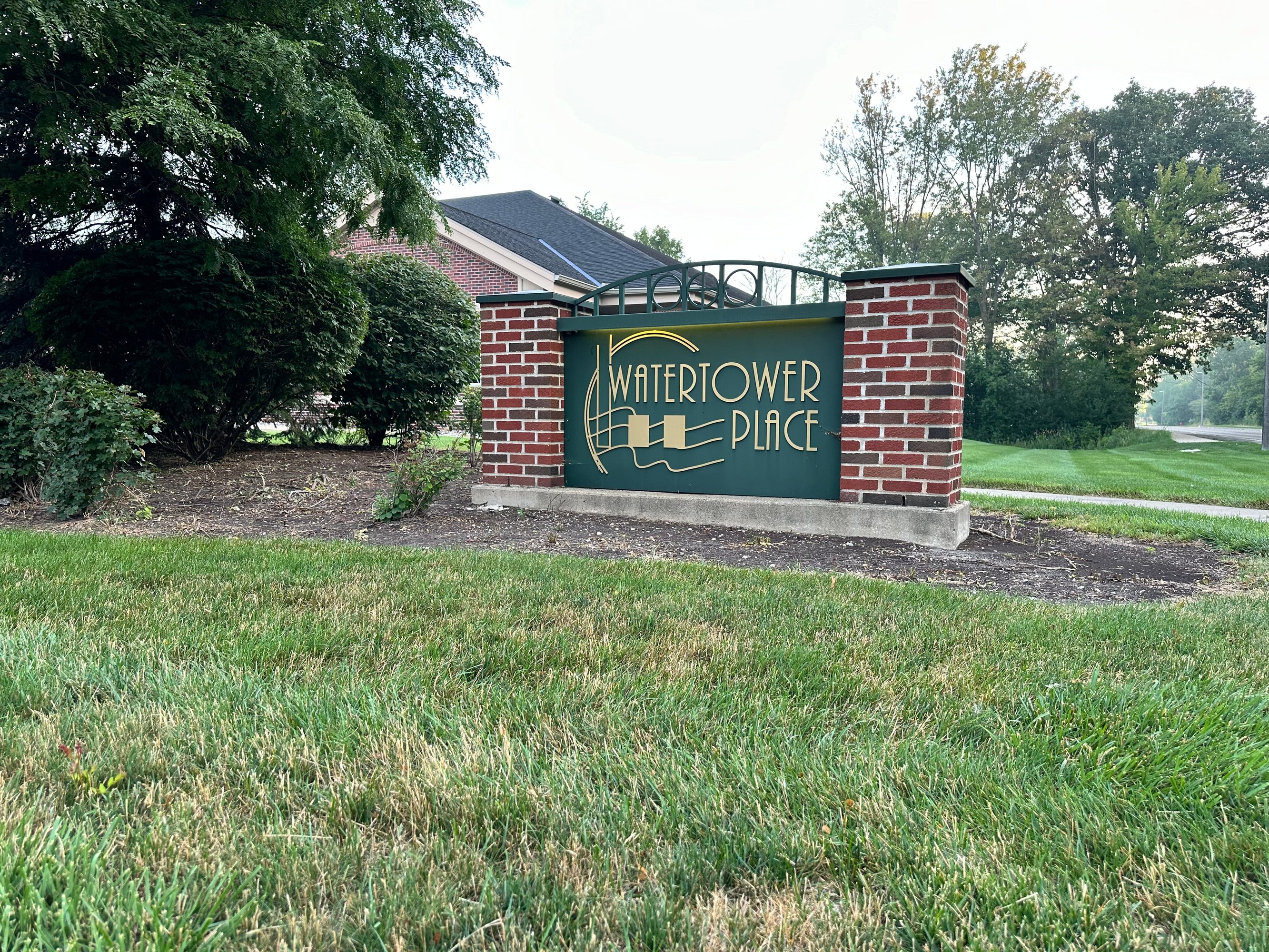 1525 Watertower Pl, East Lansing, MI 48823