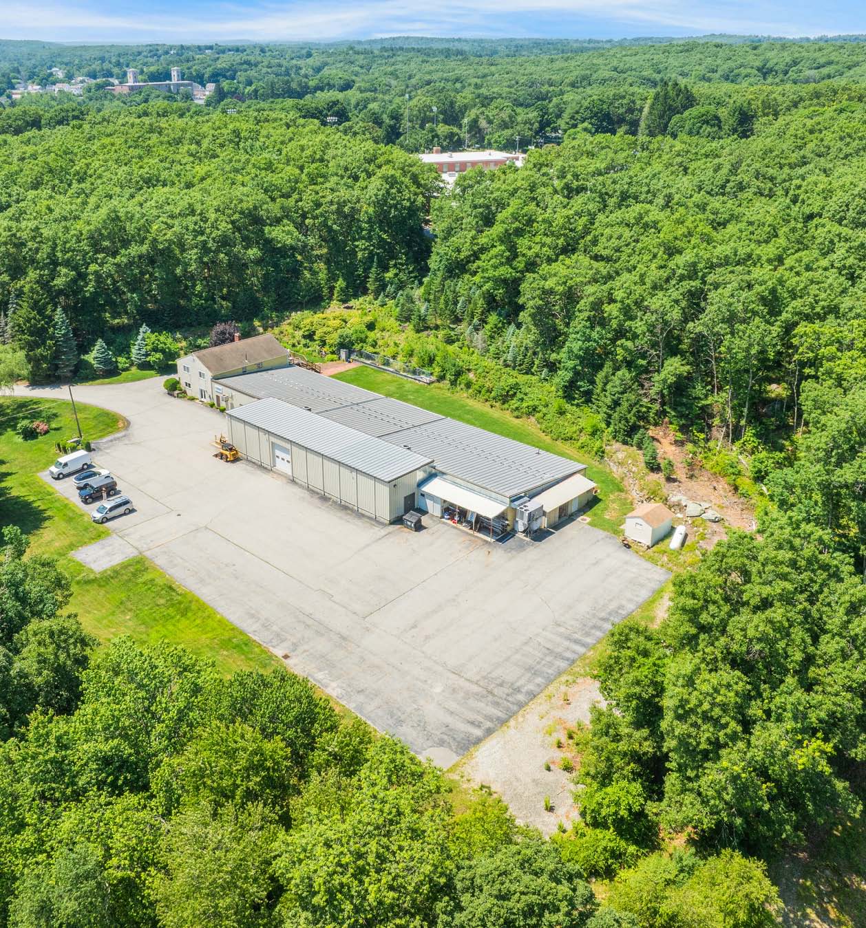 75 Oxford Ave, Dudley, MA 01571