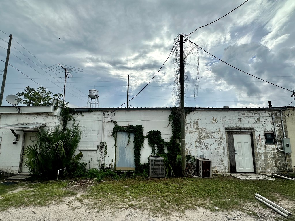 4 Main St, Chiefland, FL 32626
