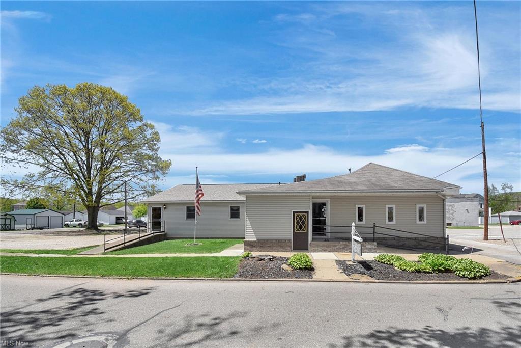 640 Heller Dr, Newcomerstown, OH 43832