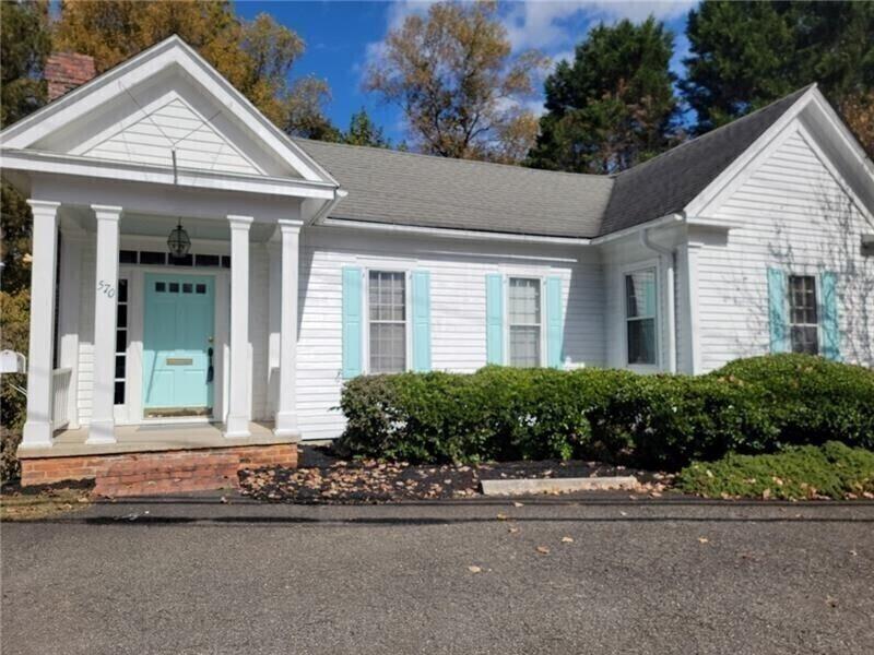570 E Main St, Canton, GA 30114