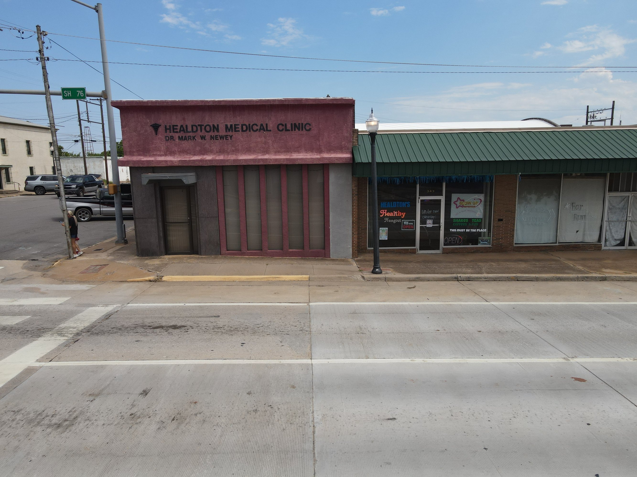 628 4Th St, Healdton, OK 73438