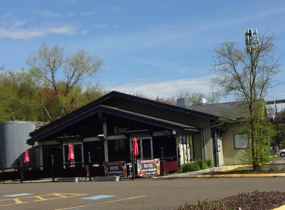 850 W Main St, Branford, CT 06405