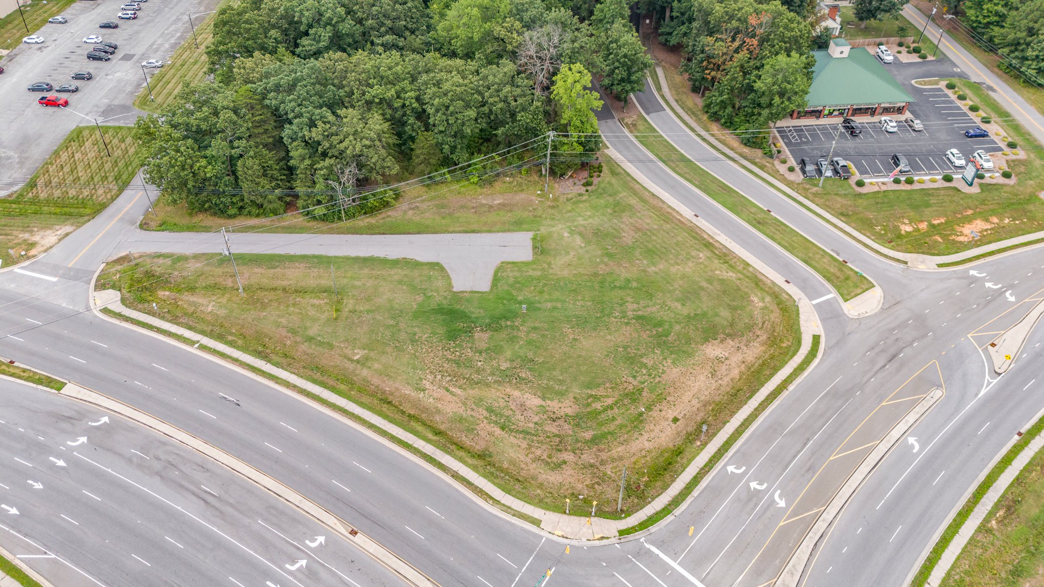 2400 Kings Mill Rd, Greensboro, NC 27407