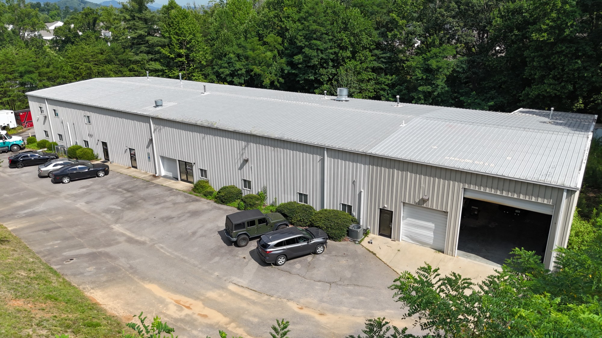 33 Loop Rd, Arden, NC 28704