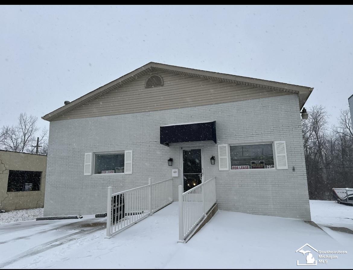 8736 Swan Creek Rd, Newport, MI 48166