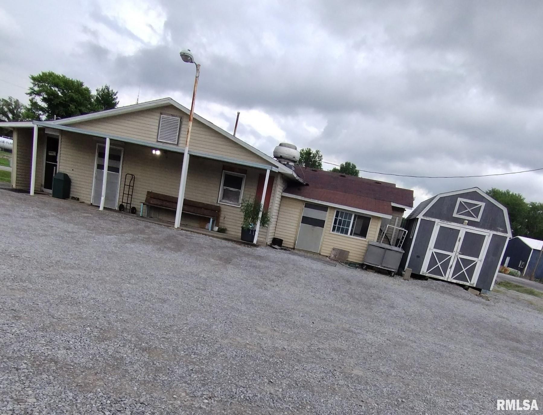 620 E Main St, Galatia, IL 62935