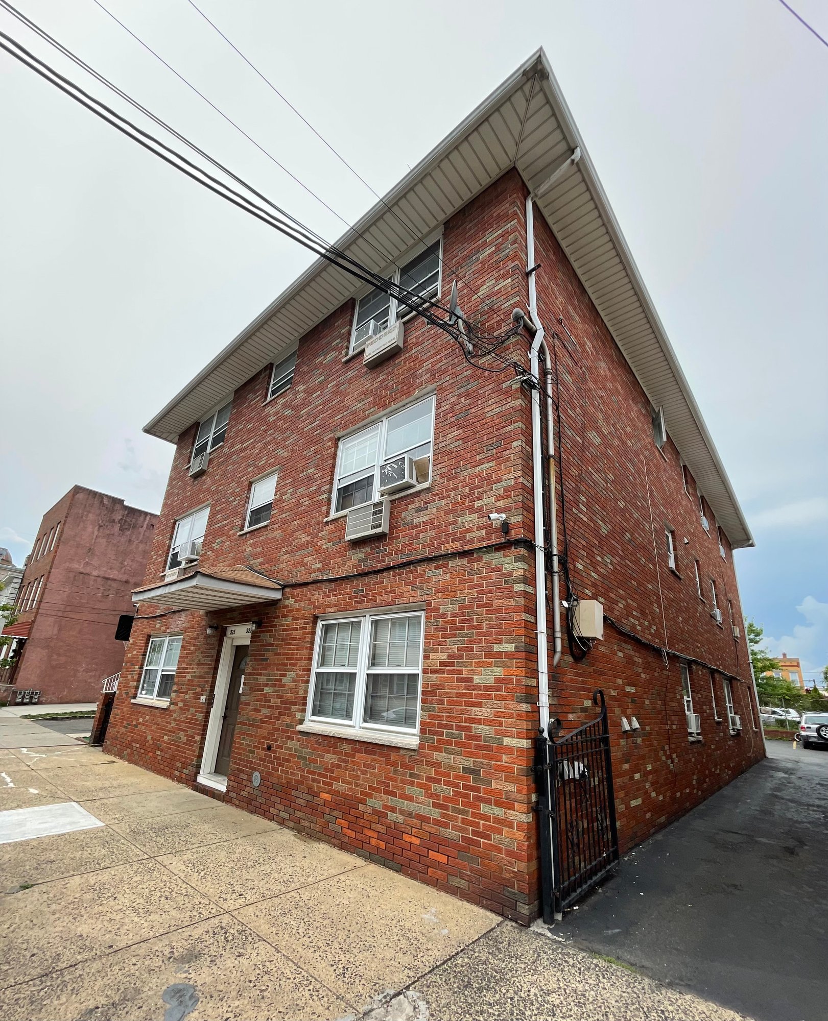 325 John St, Elizabeth, NJ 07202