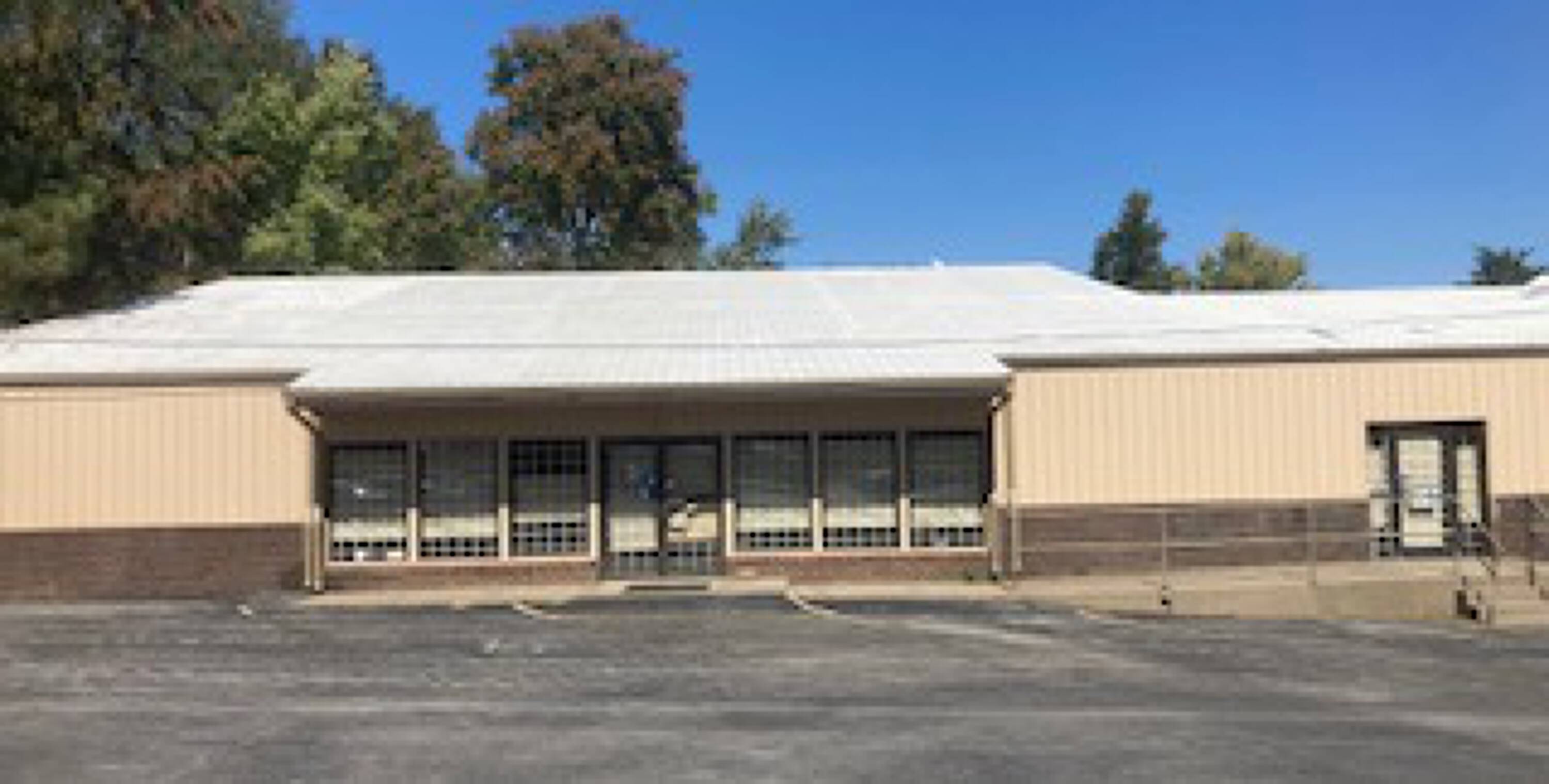 403 Henton St, Livermore, KY 42352