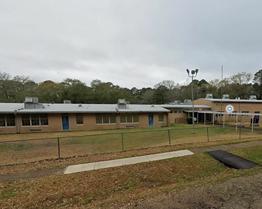 3555 Simpson St, Jackson, MS 39212