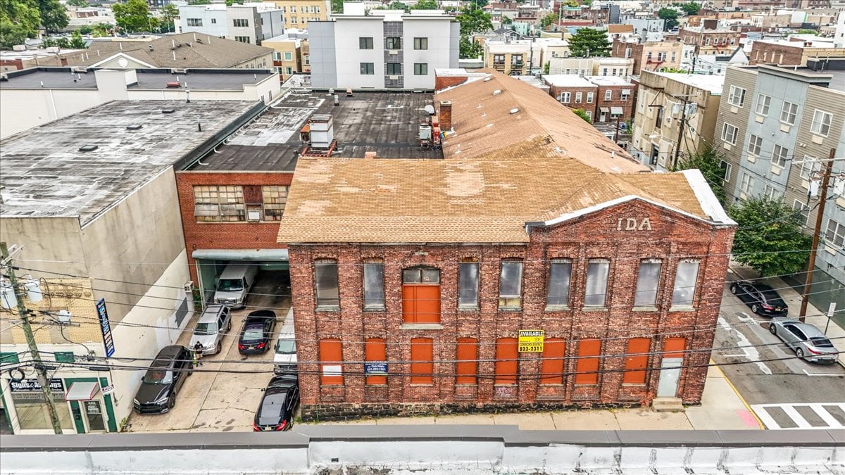 560 55Th St, West New York, NJ 07093