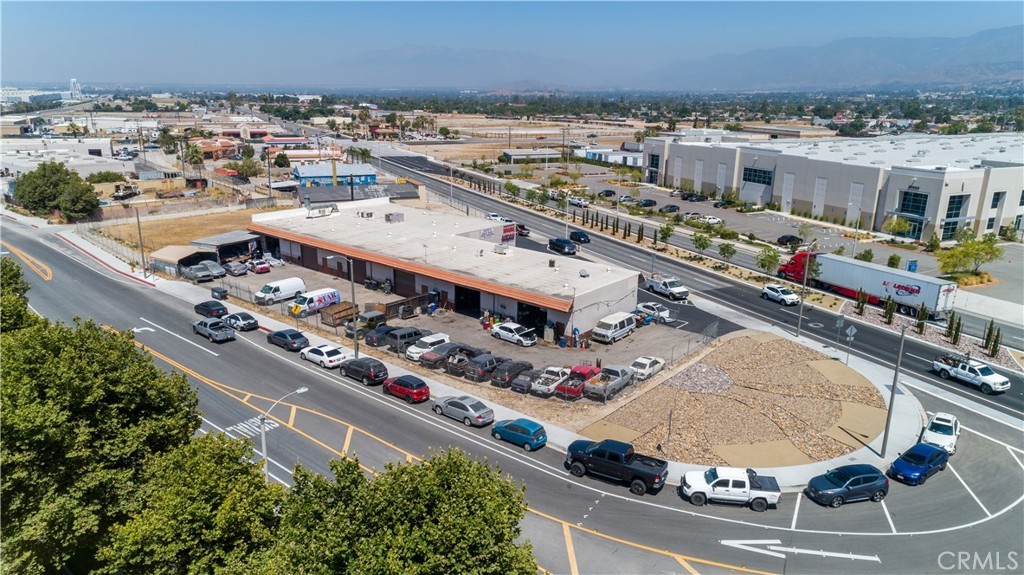 27437 5Th St, Highland, CA 92346