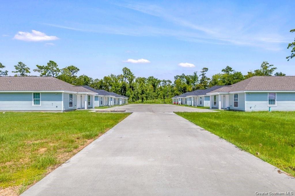 1366 Georgia Rd, Lake Charles, LA 70611