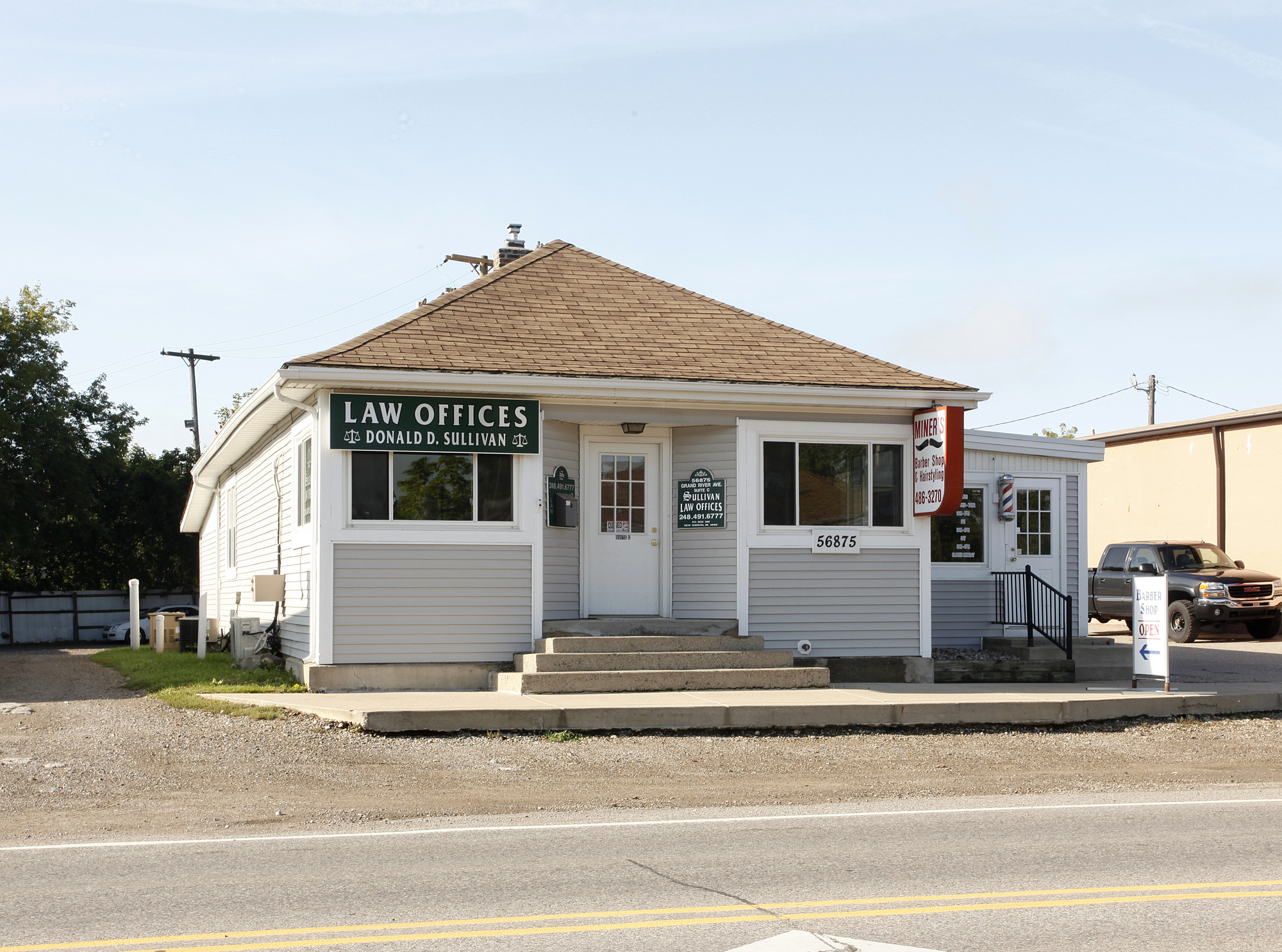 56875 Grand River Ave, New Hudson, MI 48165