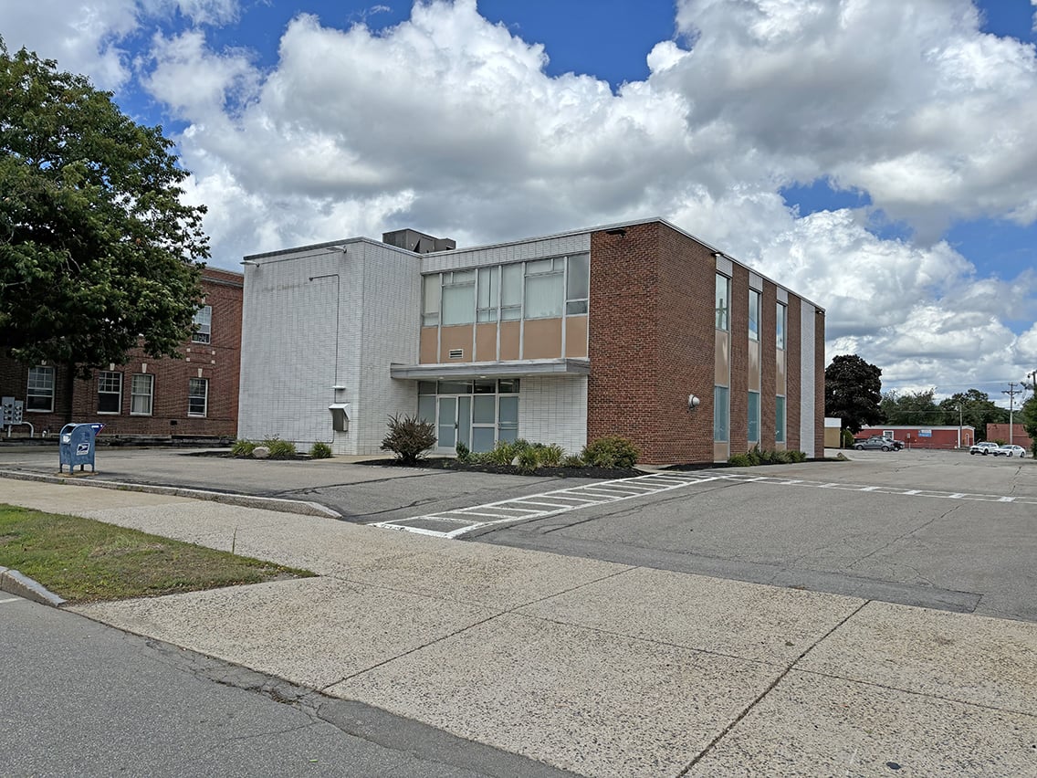 66 S Main St, Rochester, NH 03867