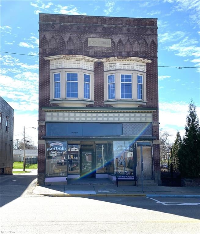 55 N Market St, East Palestine, OH 44413