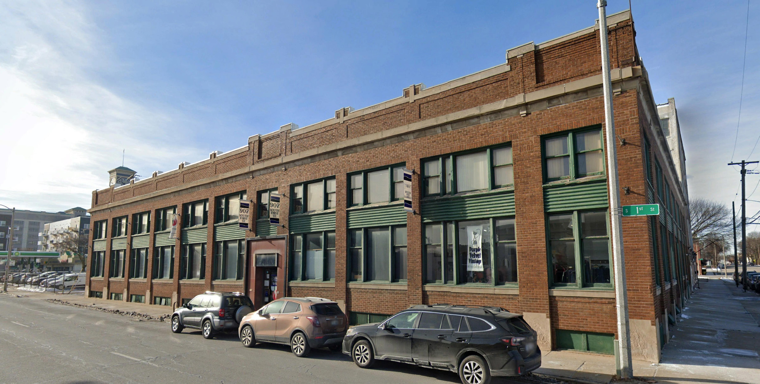907 S 1St St, Milwaukee, WI 53204