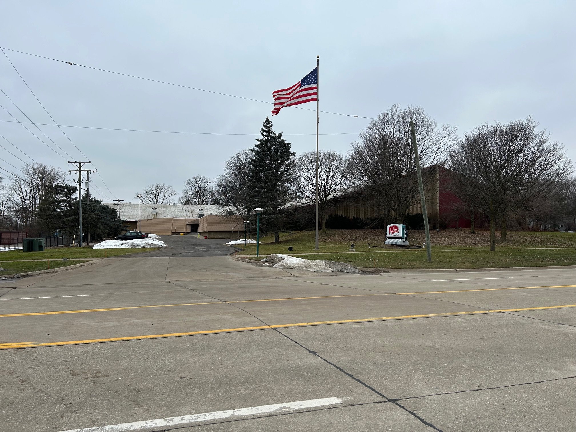 22777 Farmington Rd, Farmington, MI 48336