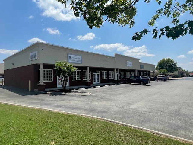 7633 E Brainerd Rd, Chattanooga, TN 37421