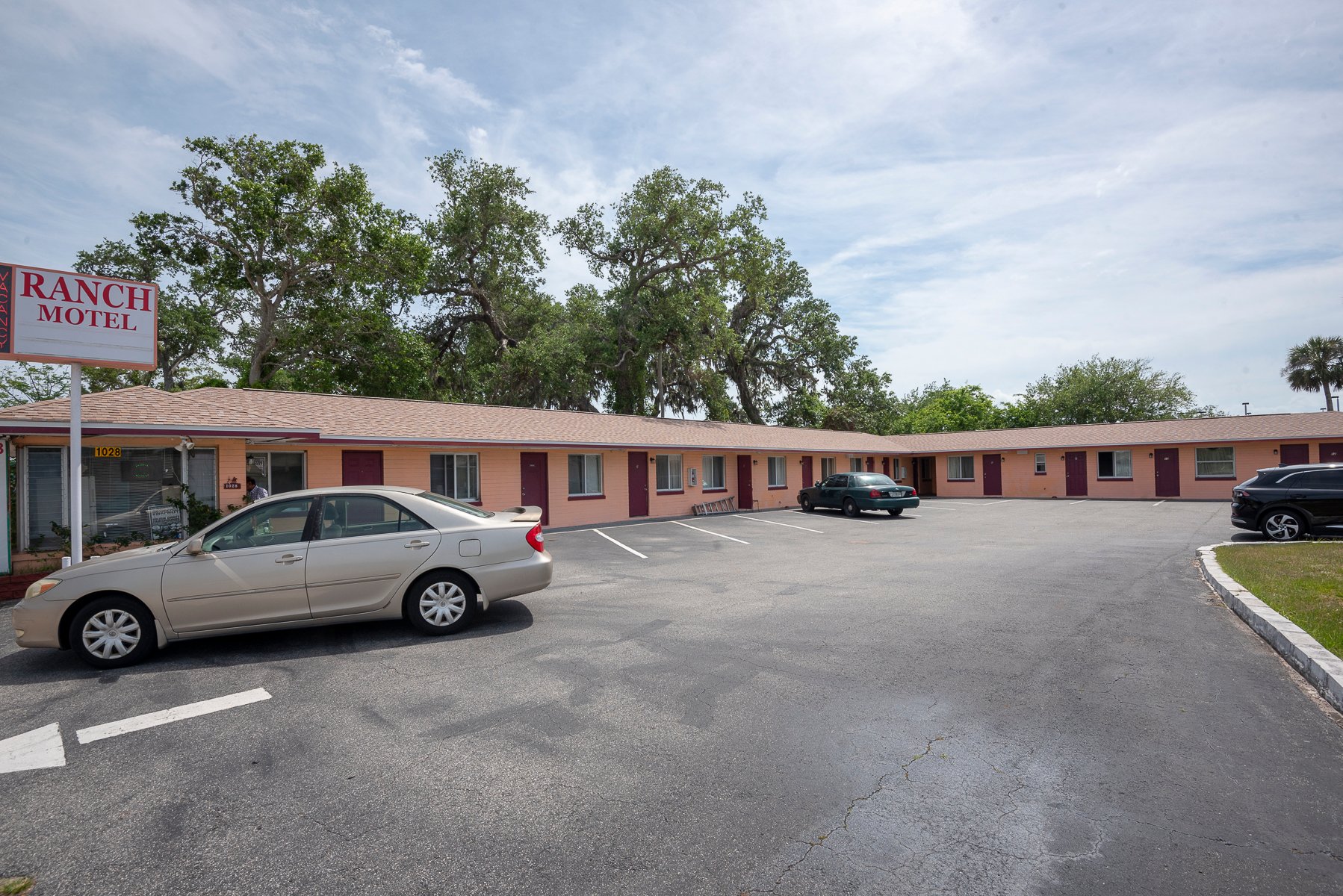 1028 Ridgewood Ave, Daytona Beach, FL 32117