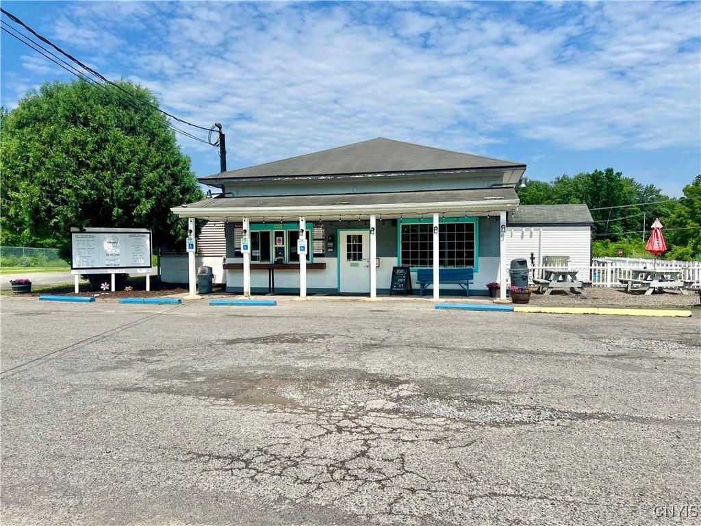 2935 Lamson Rd, Phoenix, NY 13135