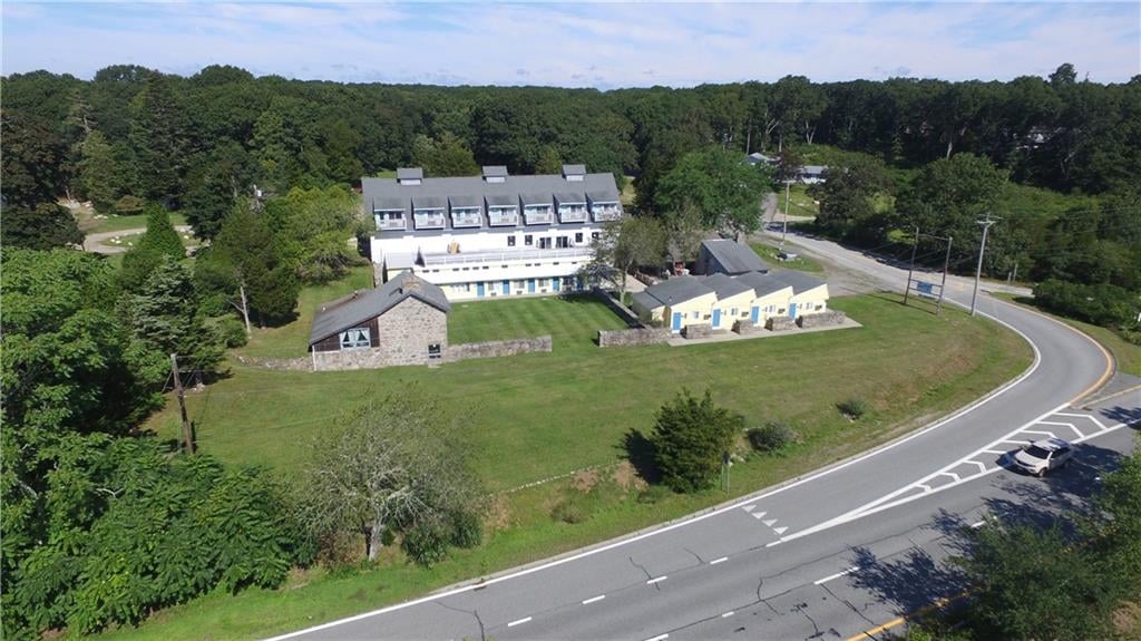 10 Prosser Trl, Charlestown, RI 02813