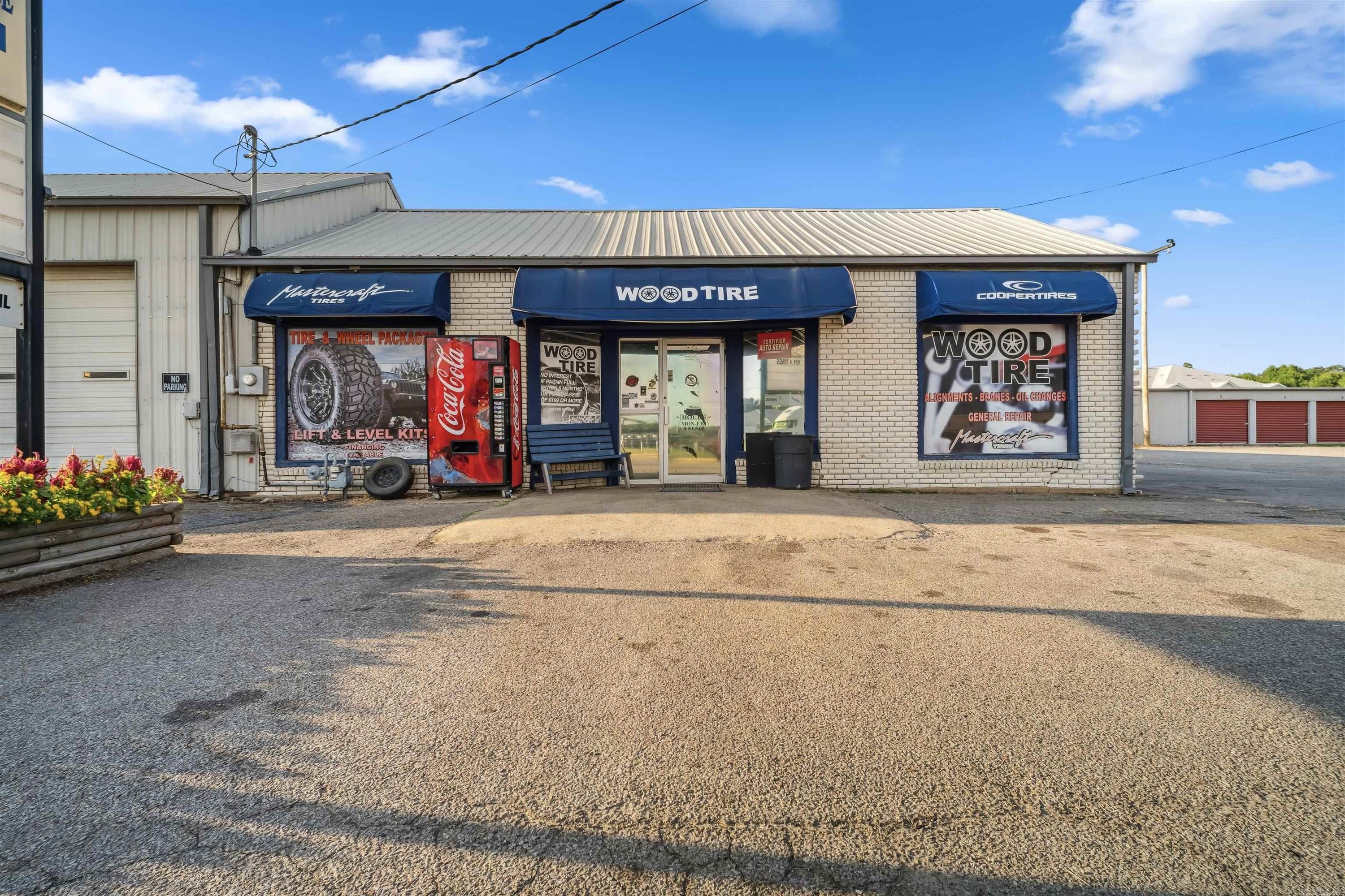 821 E Main St, Clarksville, AR 72830