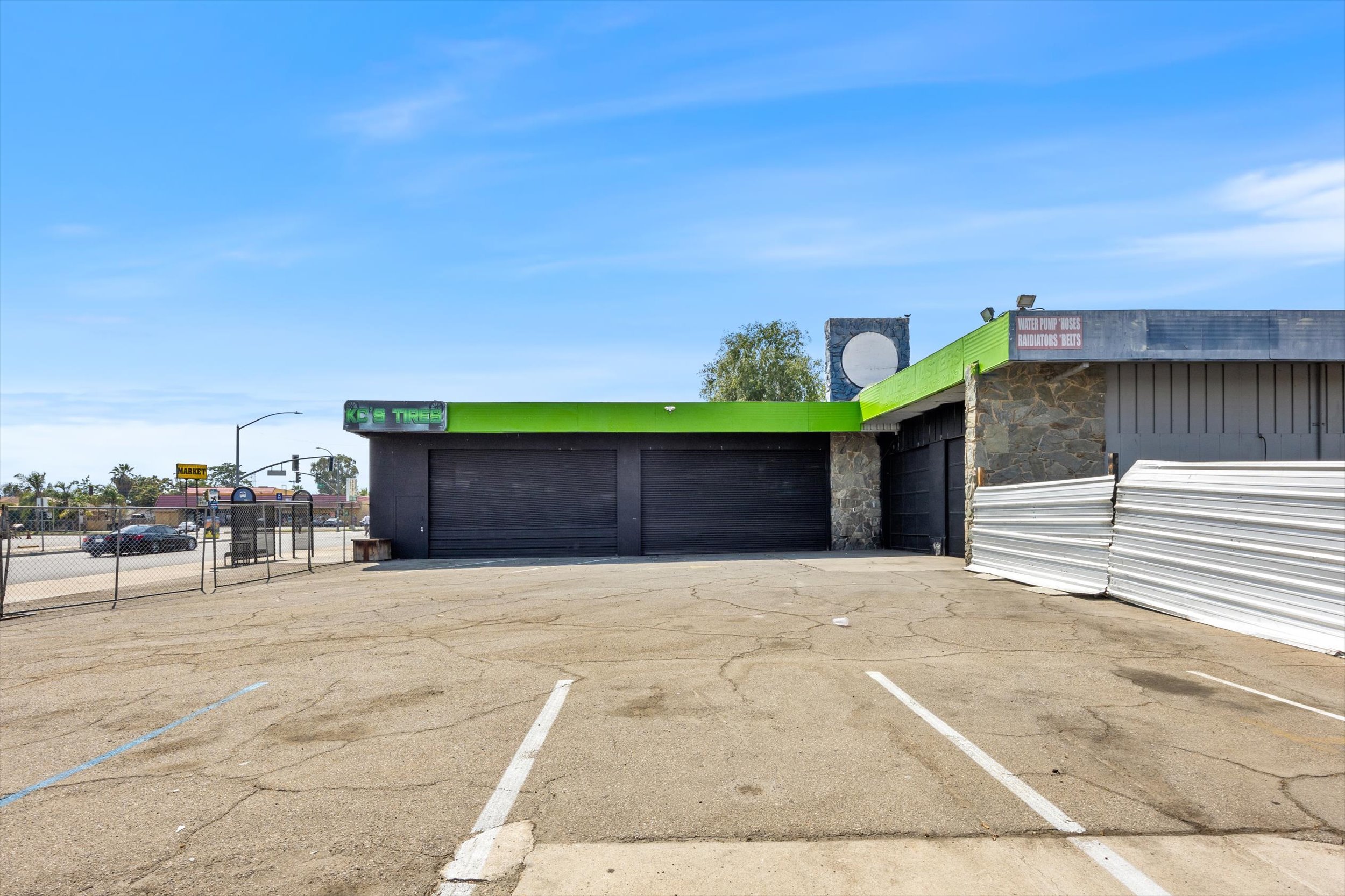 900 Flower St, Bakersfield, CA 93305