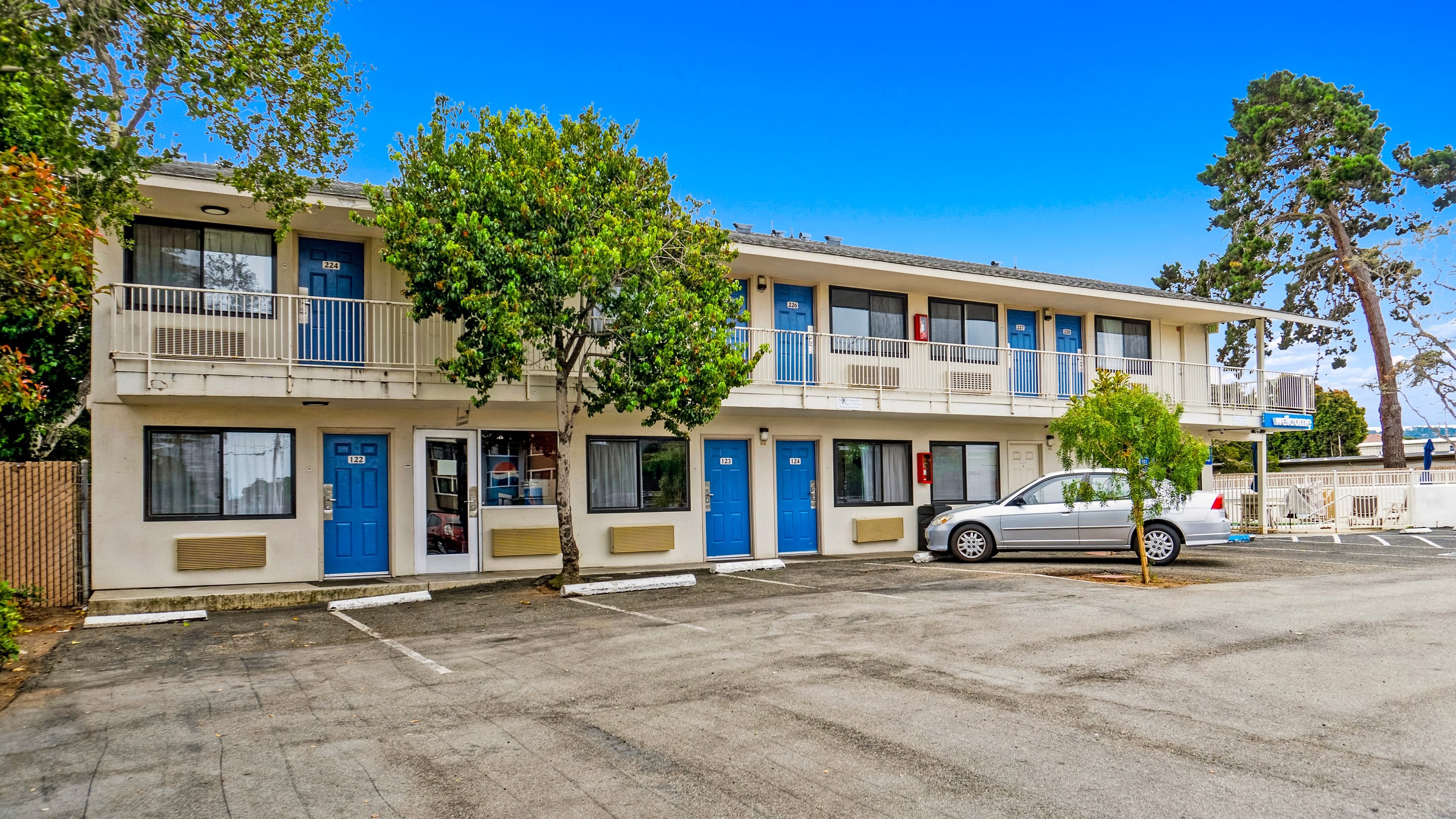 2124 N Fremont St, Monterey, CA 93940