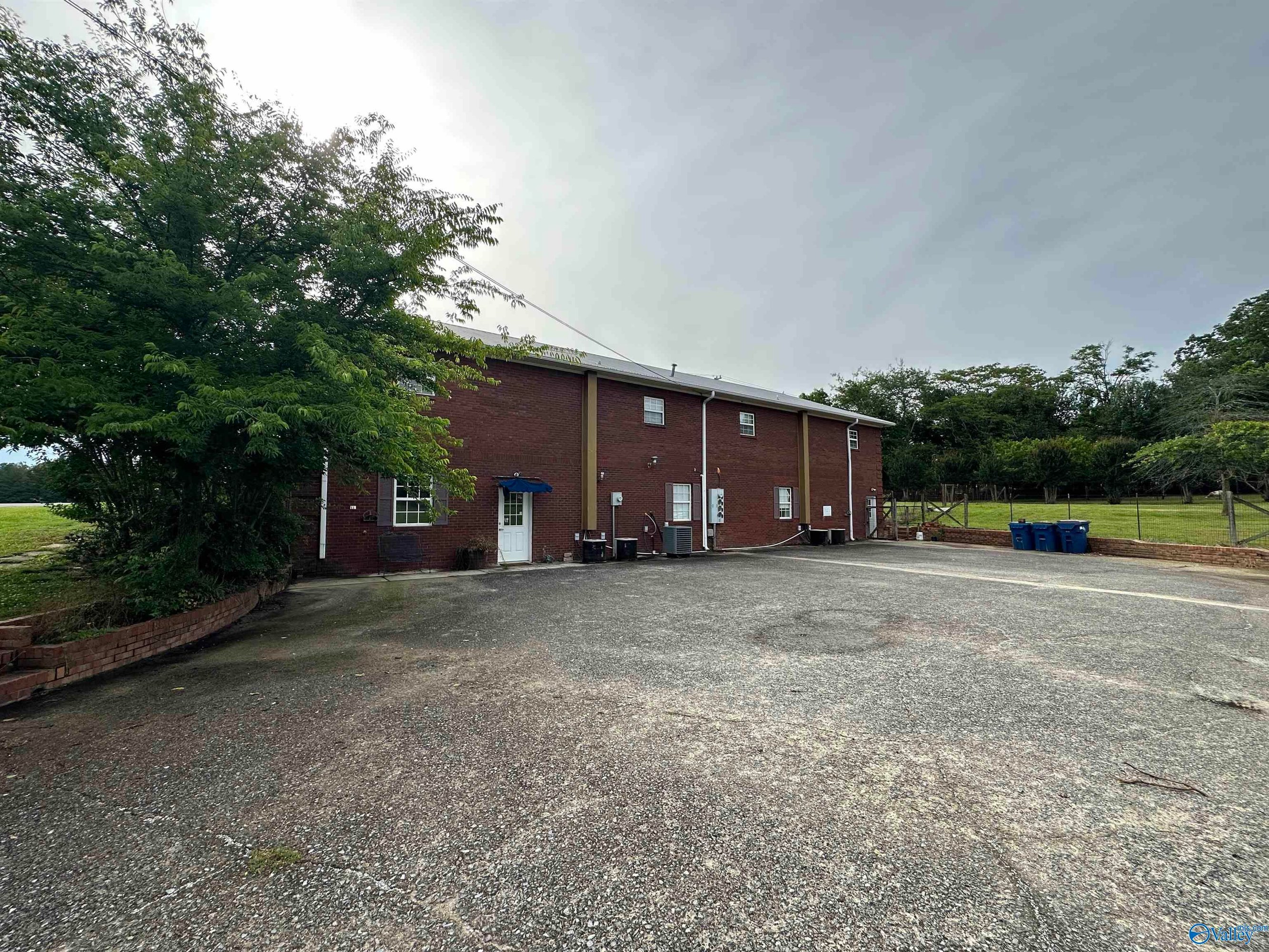 521 S Main St, Arab, AL 35016