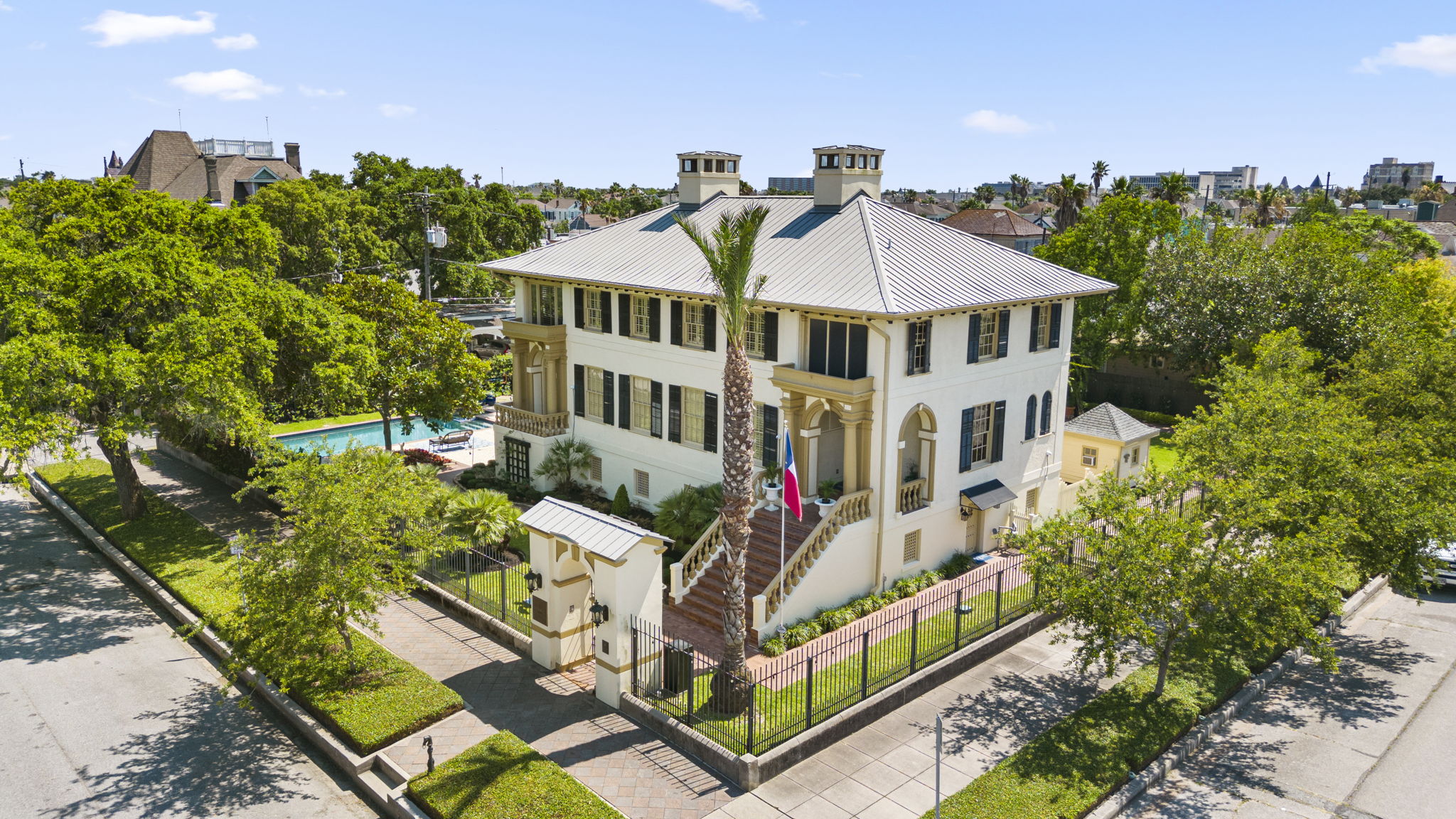 1301 Market St, Galveston, TX 77550