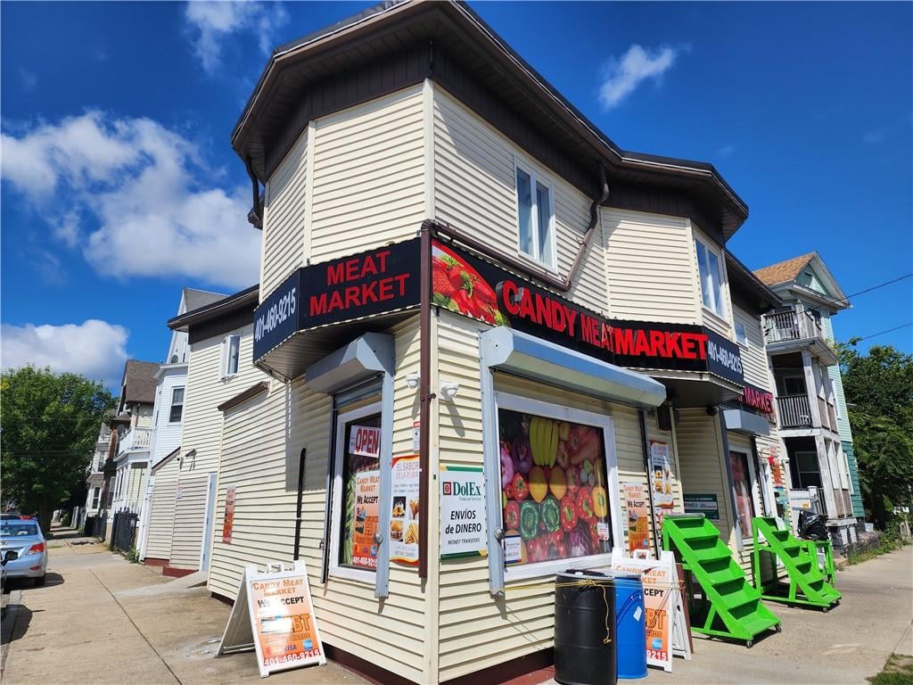 153 Messer St, Providence, RI 02909