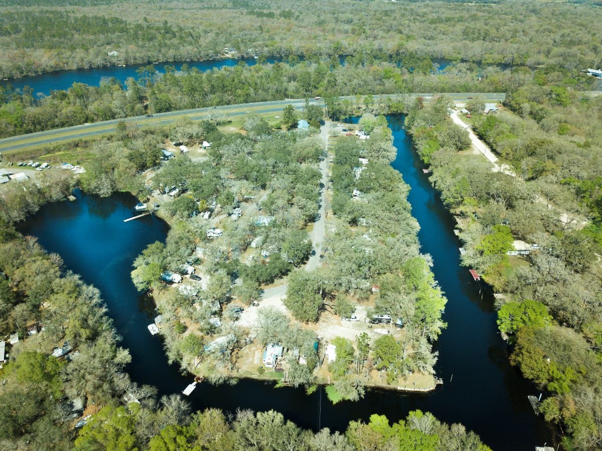 28872 Highway 19 SE, Old Town, FL 32680