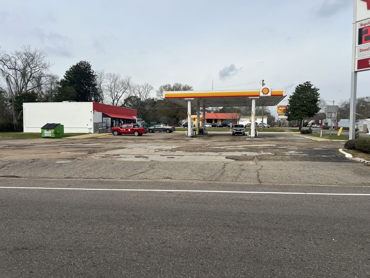 301 W Main Ave, Lumberton, MS 39455