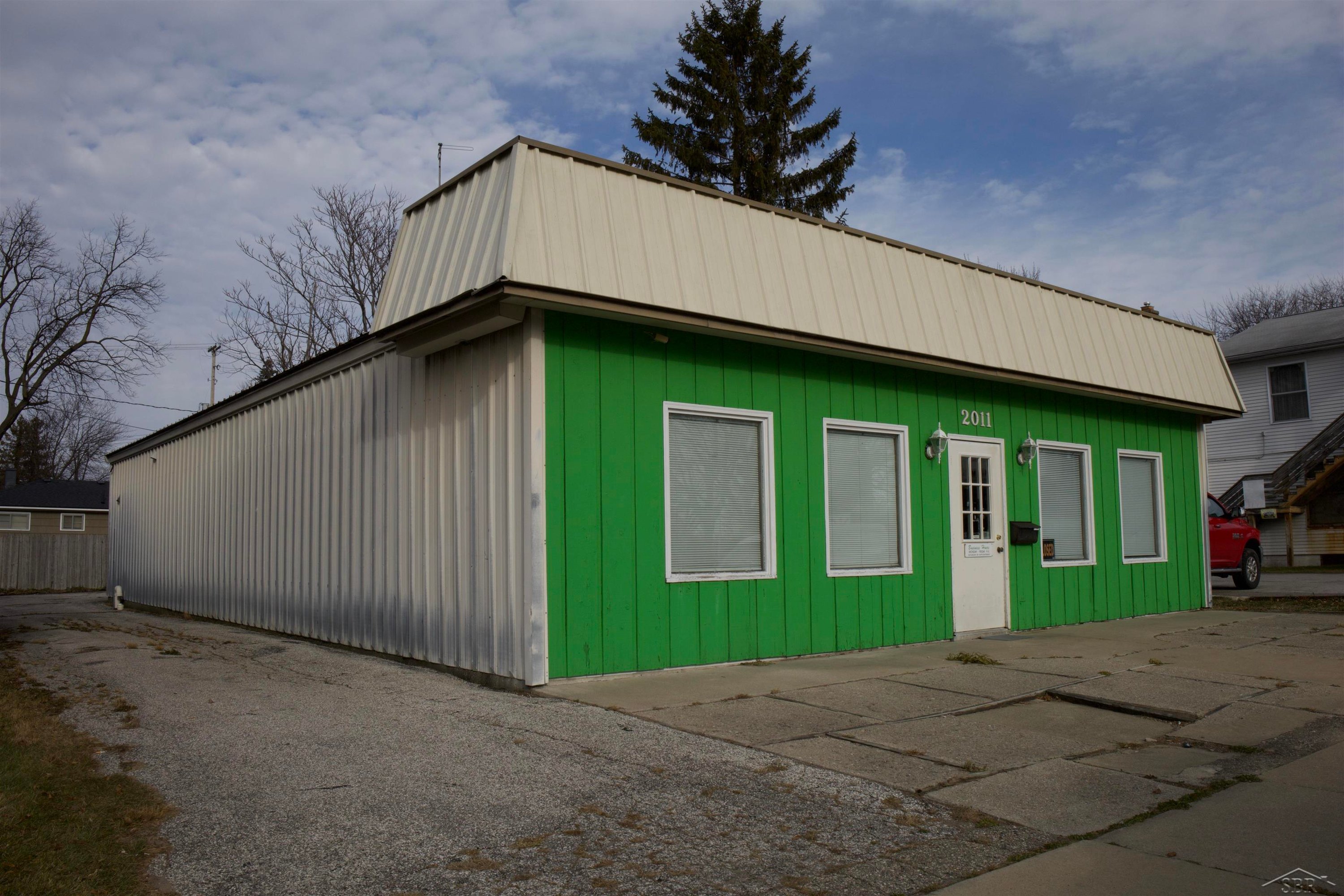 2011 Columbus Ave, Bay City, MI 48708