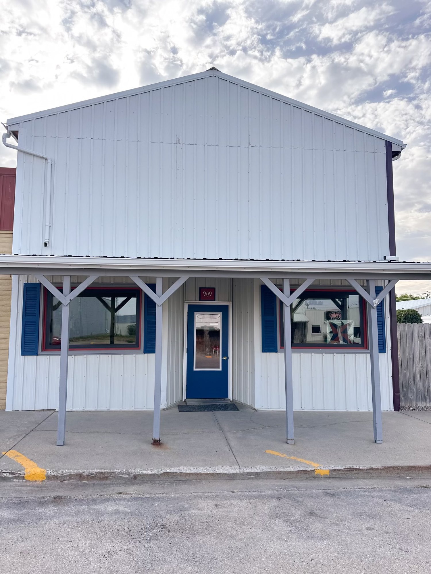 909 Main St, Kadoka, SD 57543