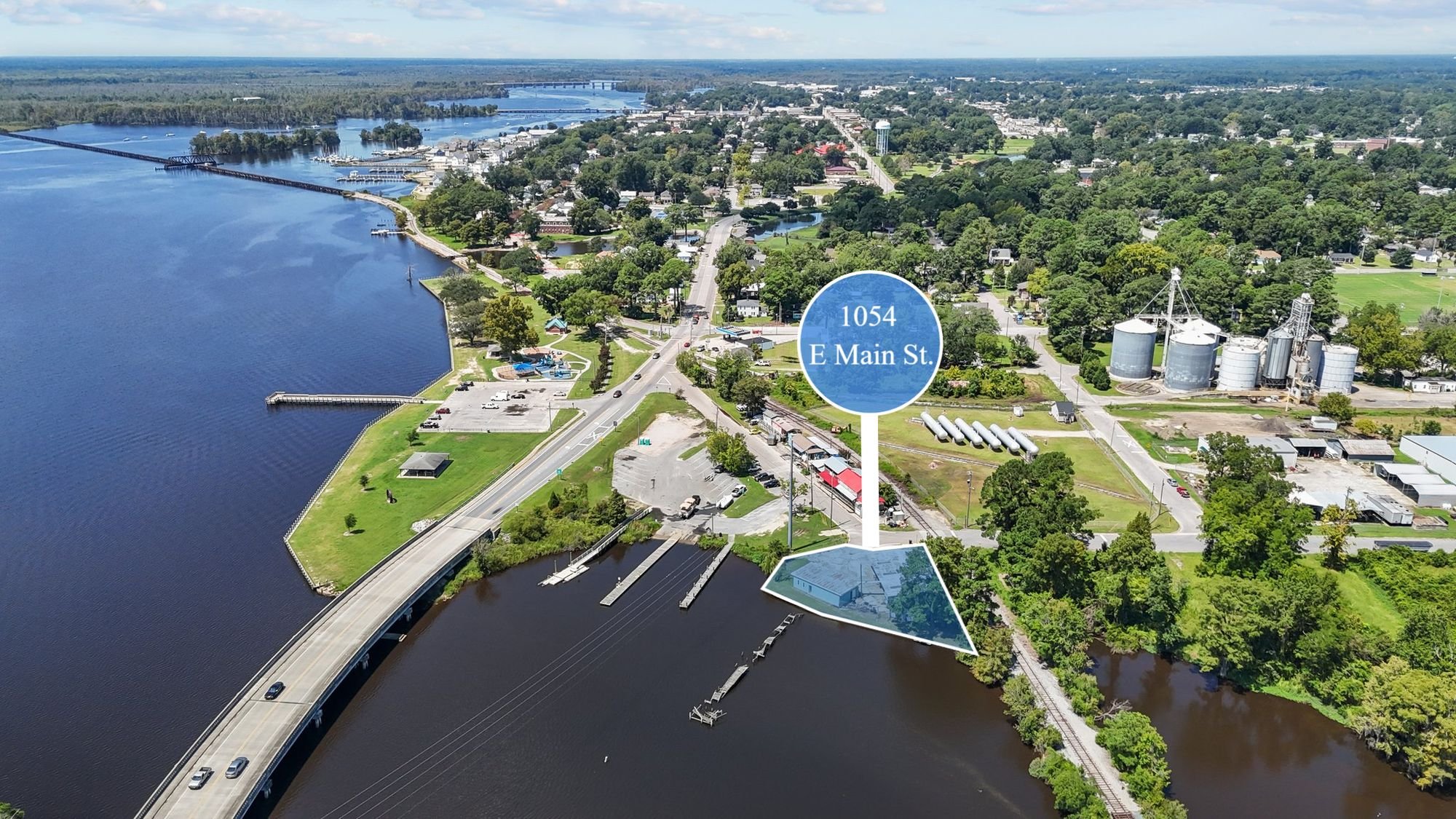1054 E Main St, Washington, NC 27889