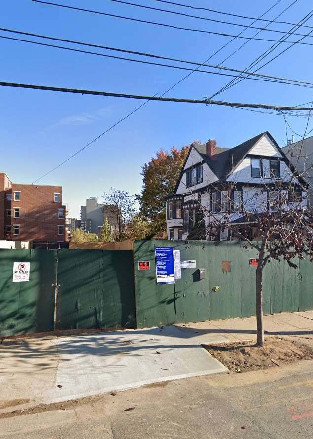 26-25 14Th St, Queens, NY 11102