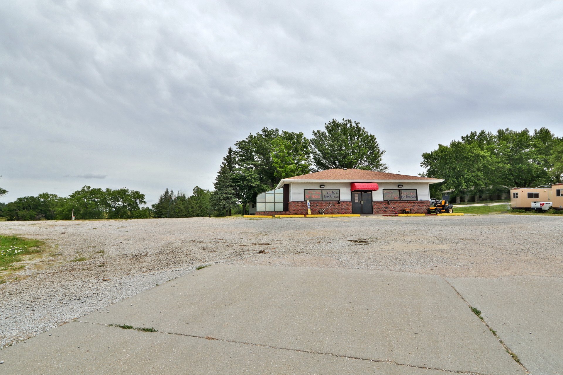 472 N 12Th St, Tecumseh, NE 68450