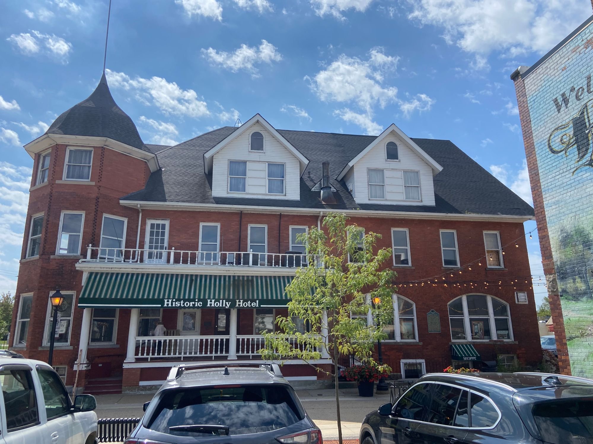 110 Battle Aly, Holly, MI 48442