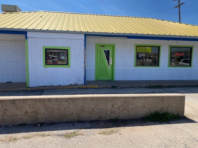 913 W Maple Ave, Enid, OK 73701