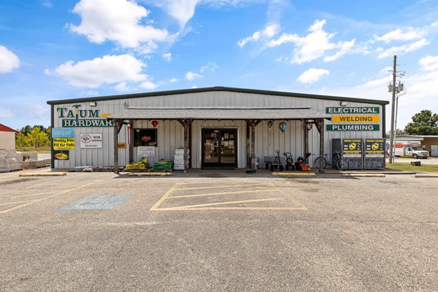 691 Hill St, Tatum, TX 75691