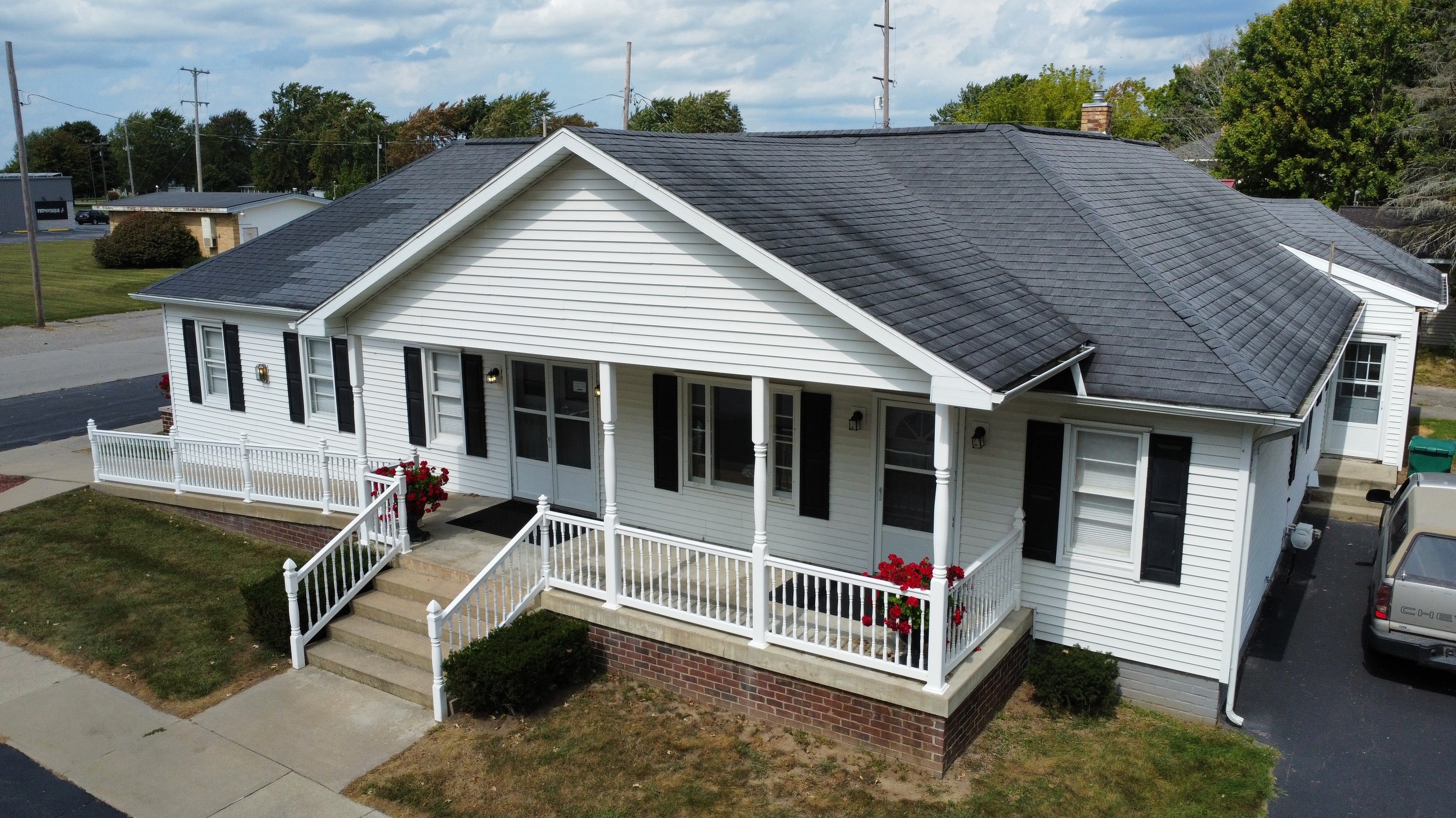 9405 Butternut St, New Lothrop, MI 48460
